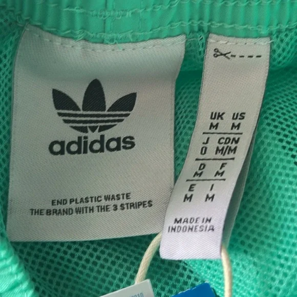 adidas ORIGINALS MENS ADICOLOR ESSENTIALS SWIM SHORTS size Mediumnew with tags
